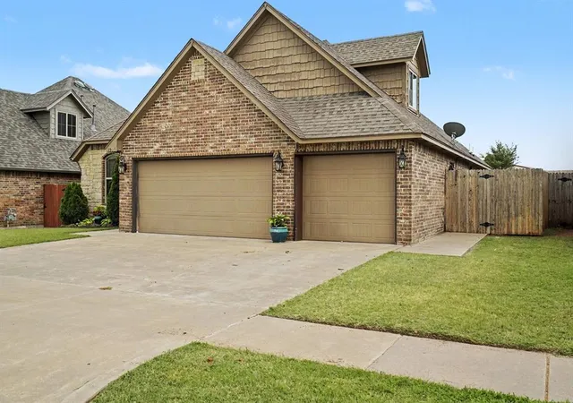 3rd image of 11920 Sw 18Th St, Yukon, OK 73099 | MLS# 1236922