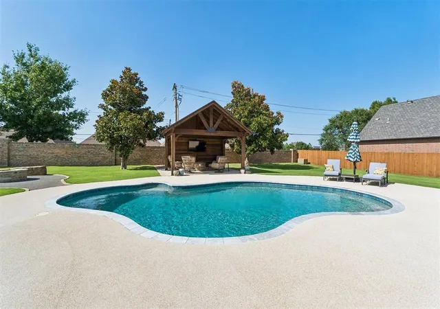 2nd image of 409 Nw 150th Ct, Edmond, OK 73013 | MLS# 1236933