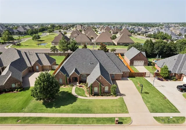 5th image of 409 Nw 150Th Ct, Edmond, OK 73013 | MLS# 1236933