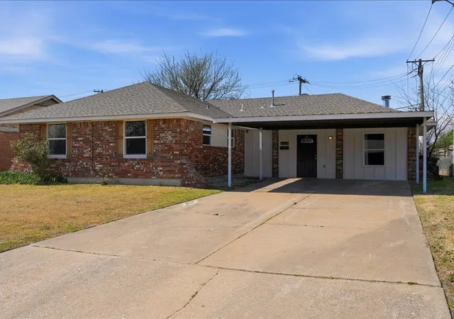 Photo 2 of Single family home for sale at 1501 Lawton Ave, Moore, OK 73160 | MLS# 1236935 | Listing updated on 2026-07-14