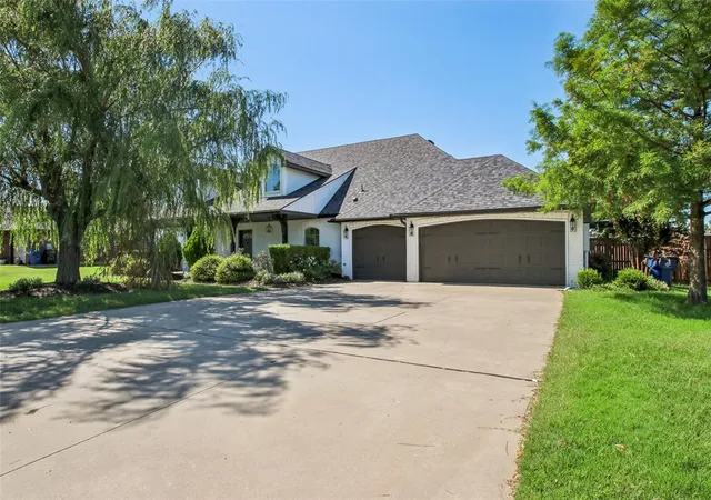 Photo 1 of Single family home for sale at 1028 Skyline Blvd, Edmond, OK 73025 | MLS# 1236936 | Listing updated on 2026-09-12