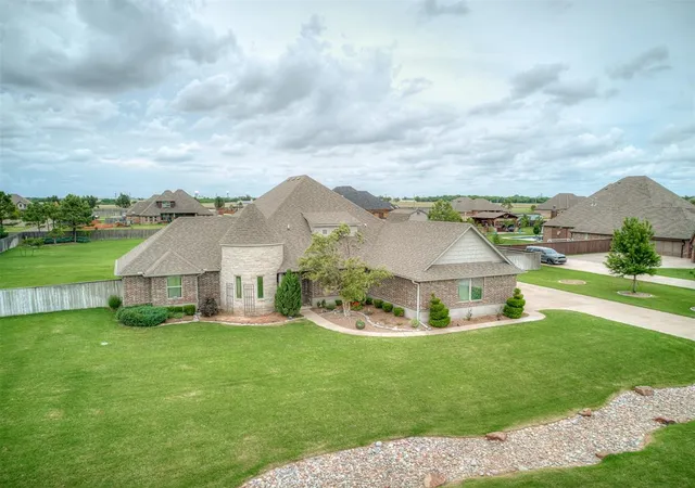 Single family home for sale at 6801 SW 92nd Street, Oklahoma City, OK 73169 | MLS# 1236954