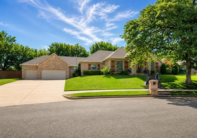 Homes for sale in Edmond, OK | 900 Caines Hill Rd, Edmond, OK 73034 | MLS# 1236969