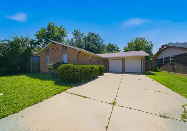 Photo 1 of Sale Pending at 5421 S Huddleston Dr, Oklahoma City, OK 73135 | MLS# 1236978 | Listing updated on 2026-08-28