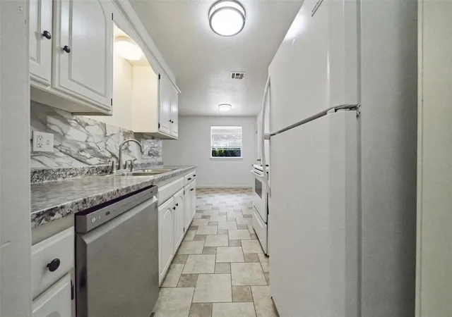 Photo 2 of Sale Pending at 5421 S Huddleston Dr, Oklahoma City, OK 73135 | MLS# 1236978 | Listing updated on 2026-08-28