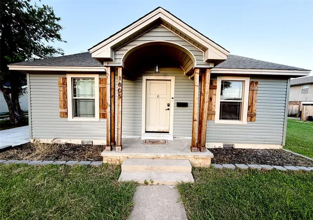 Photo 1 of Single family home for sale at 1805 N Louisa Ave, Shawnee, OK 74804 | MLS# 1236984 | Listing updated on 2026-10-03