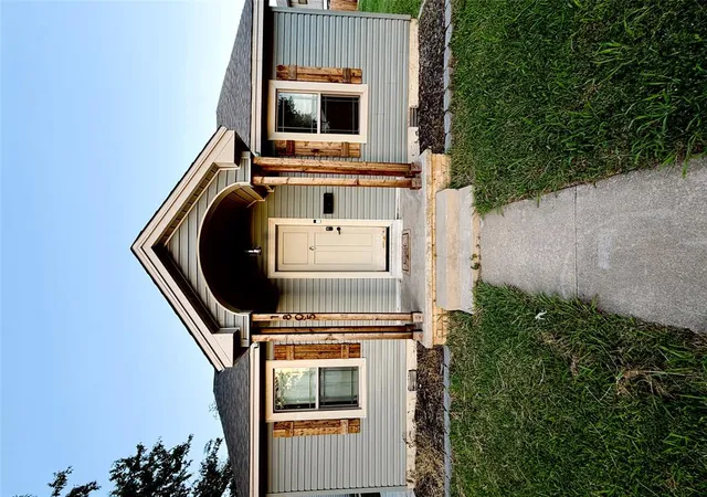 Photo 2 of Single family home for sale at 1805 N Louisa Ave, Shawnee, OK 74804 | MLS# 1236984 | Listing updated on 2026-10-03