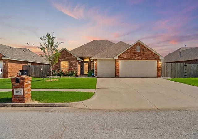 Homes for sale in Moore, OK | 840 Carol Ann Pl, Moore, OK 73160 | MLS# 1236987