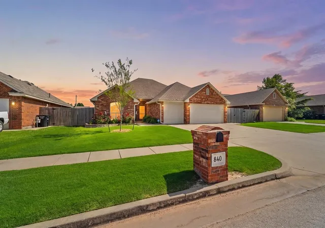 Homes for sale in Moore, OK | 840 Carol Ann Pl, Moore, OK 73160 | MLS# 1236987