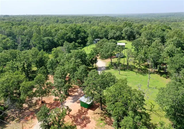 2nd image of 29176 Trigger Dr, Norman, OK 73026 | MLS# 1236999