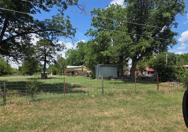 Homes for sale in Chickasha, OK | 917 W Illinois Ave, Chickasha, OK 73018 | MLS# 1237026