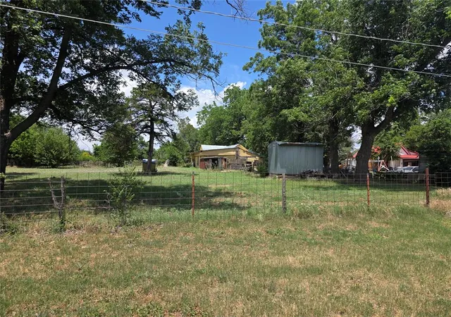 Homes for sale in Chickasha, OK | 917 W Illinois Ave, Chickasha, OK 73018 | MLS# 1237026