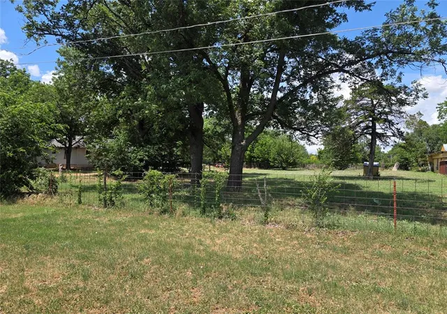 Homes for sale in Chickasha, OK | 925 W Illinois Ave, Chickasha, OK 73018 | MLS# 1237032