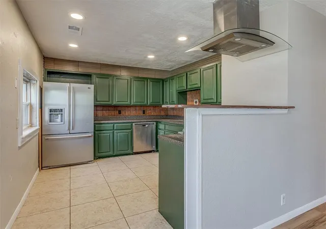 1st image of 1209 Park Ave, Chickasha, OK 73018 | MLS# 1237047