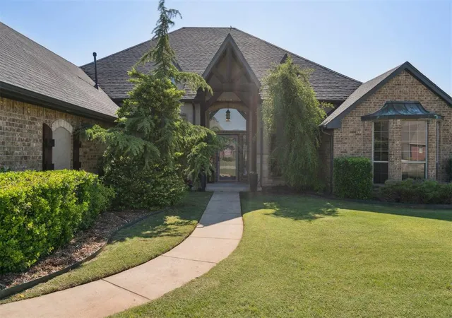 3rd image of 11800 Pamalos Trl, Oklahoma City, OK 73173 | MLS# 1237051