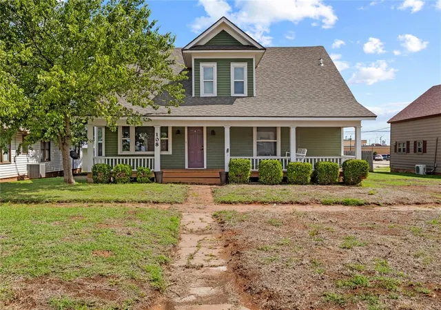 Homes for sale in Weatherford, OK | 108 W Tom Stafford St, Weatherford, OK 73096 | MLS# 1237058