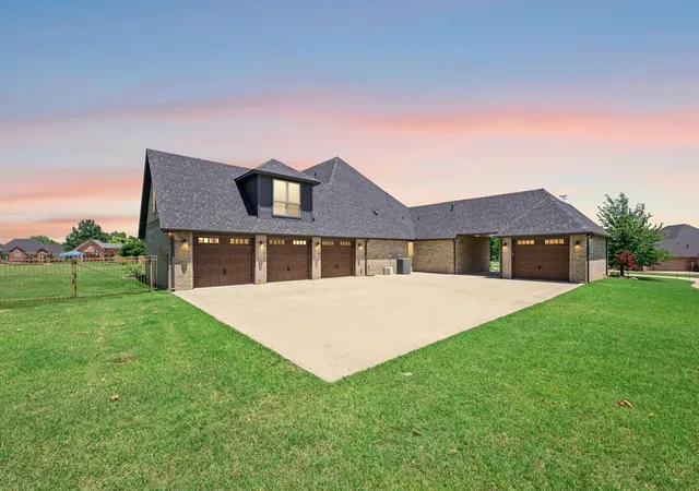 4th image of 1204 Turnberry Cir, Shawnee, OK 74801 | MLS# 1237072