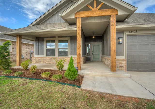 2nd image of 12405 Dolche Vita Dr, Yukon, OK 73099 | MLS# 1237082