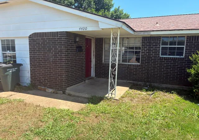 Homes for sale in Del City, OK | 4400 Epperly Dr, Del City, OK 73115 | MLS# 1237098