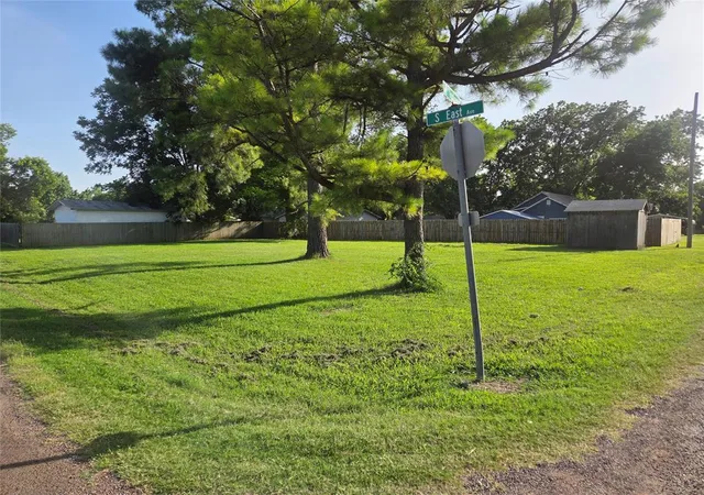 Homes for sale in Wynnewood, OK | 702 S East Ave, Wynnewood, OK 73098 | MLS# 1237102