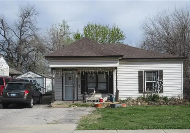 Homes for sale in Oklahoma City, OK | 2315 Sw 23rd St, Oklahoma City, OK 73108 | MLS# 1237118