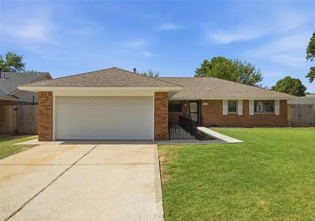 1st image of 1018 W Windsor Wy, Mustang, OK 73064 | MLS# 1237127