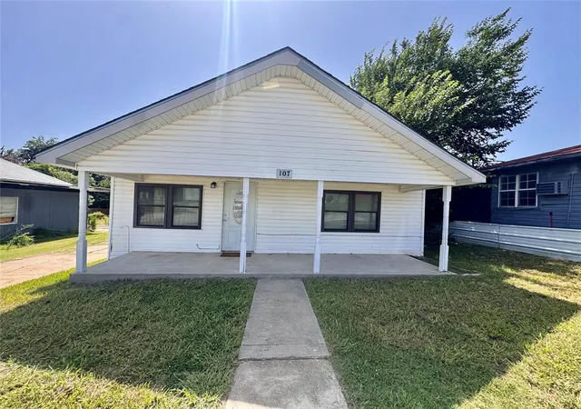 Homes for sale in Seminole, OK | 107 N Highland St, Seminole, OK 74868 | MLS# 1237131