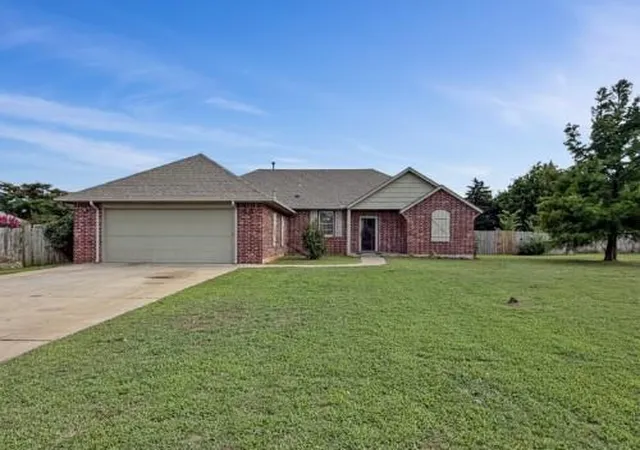 Homes for sale in Guthrie, OK | 902 Lost Oak Dr, Guthrie, OK 73044 | MLS# 1237140
