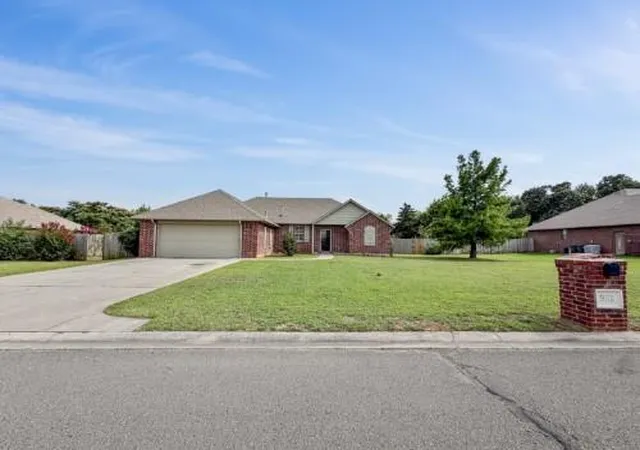Homes for sale in Guthrie, OK | 902 Lost Oak Dr, Guthrie, OK 73044 | MLS# 1237140