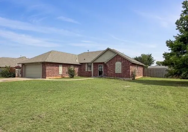 Homes for sale in Guthrie, OK | 902 Lost Oak Dr, Guthrie, OK 73044 | MLS# 1237140