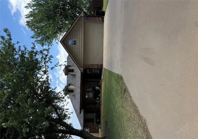 Homes for sale in Hinton, OK | 215 S Marion Ave, Hinton, OK 73047 | MLS# 1237141