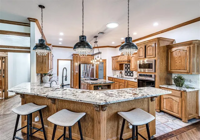 Photo 1 of Single family home for sale at 20611 Deer Springs Cir, Edmond, OK 73012 | MLS# 1237144 | Listing updated on 2026-10-07