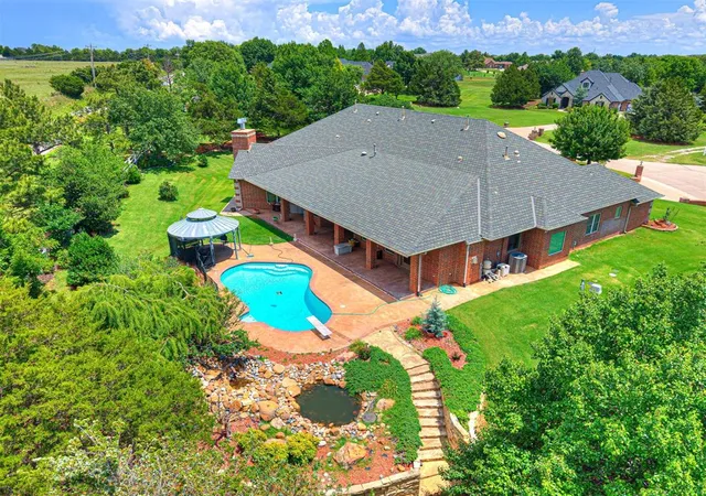 Photo 3 of Single family home for sale at 20611 Deer Springs Cir, Edmond, OK 73012 | MLS# 1237144 | Listing updated on 2026-10-07