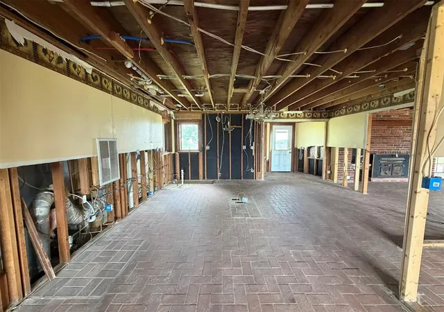 Photo 3 of Sale Pending at 5885 S Canadian Rd, Hinton, OK 73047 | MLS# 1237145 | Listing updated on 2026-10-07