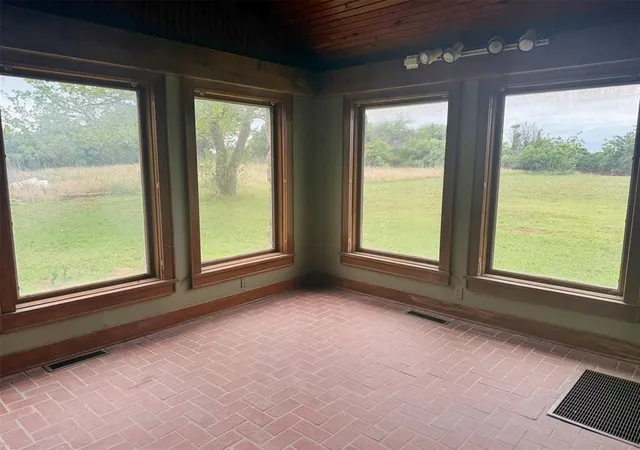 Photo 3 of Sale Pending at 5885 S Canadian Rd, Hinton, OK 73047 | MLS# 1237145 | Listing updated on 2026-10-07
