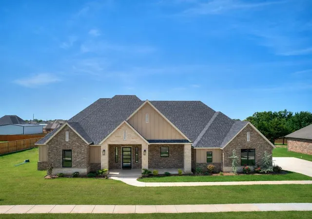 Homes for sale in Moore, OK | 4604 Se 37th St, Moore, OK 73160 | MLS# 1237146