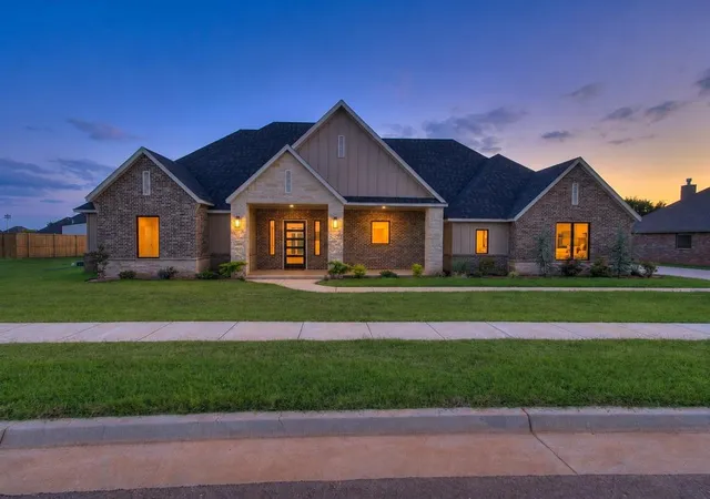 Homes for sale in Moore, OK | 4604 Se 37th St, Moore, OK 73160 | MLS# 1237146