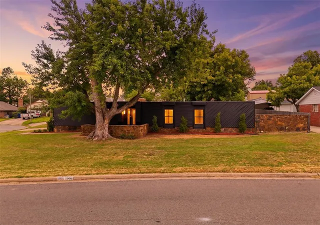 Photo 1 of Single family home for sale at 2904 Robin Rd, Oklahoma City, OK 73110 | MLS# 1237147 | Listing updated on 2026-07-28