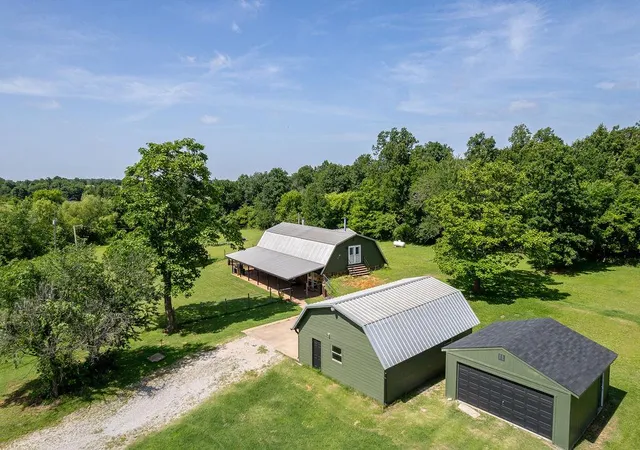 Homes for sale in Mc Loud, OK | 15615 S Pottawatomie Rd, Mc Loud, OK 74851 | MLS# 1237152