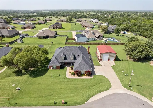 4th image of 4529 Hillcrest Ln, Edmond, OK 73025 | MLS# 1237161