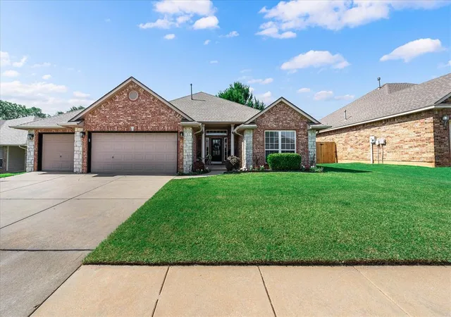 1st image of 11008 Nw 104th Ter, Yukon, OK 73099 | MLS# 1237166