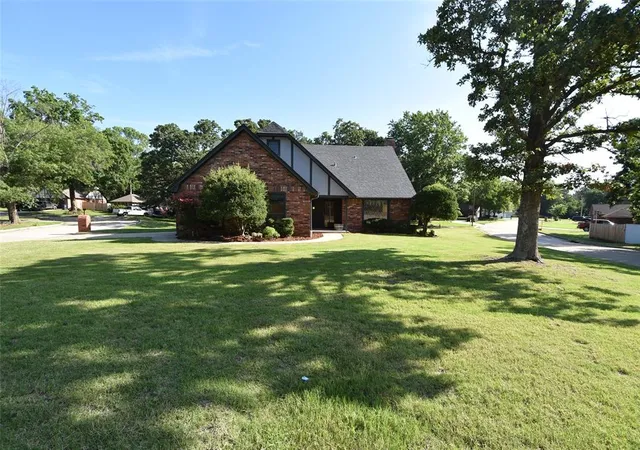Homes for sale in Seminole, OK | 2430 Northwood Dr, Seminole, OK 74868 | MLS# 1237171