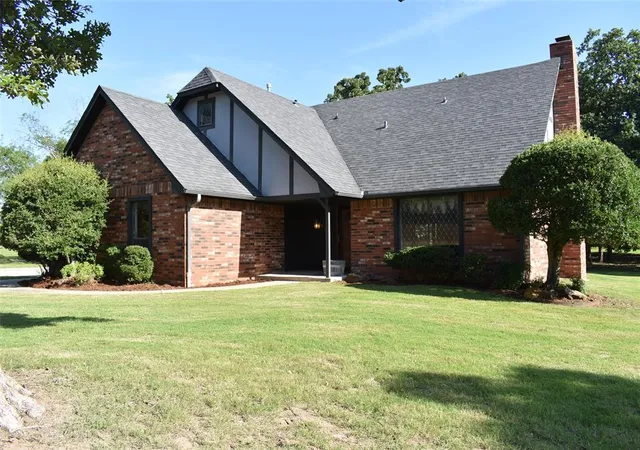 Homes for sale in Seminole, OK | 2430 Northwood Dr, Seminole, OK 74868 | MLS# 1237171