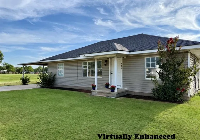 Homes for sale in Prague, OK | 1429 Pastusek Ave, Prague, OK 74864 | MLS# 1237190