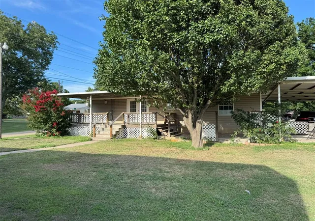 1st image of 1429 Pastusek Ave, Prague, OK 74864 | MLS# 1237190