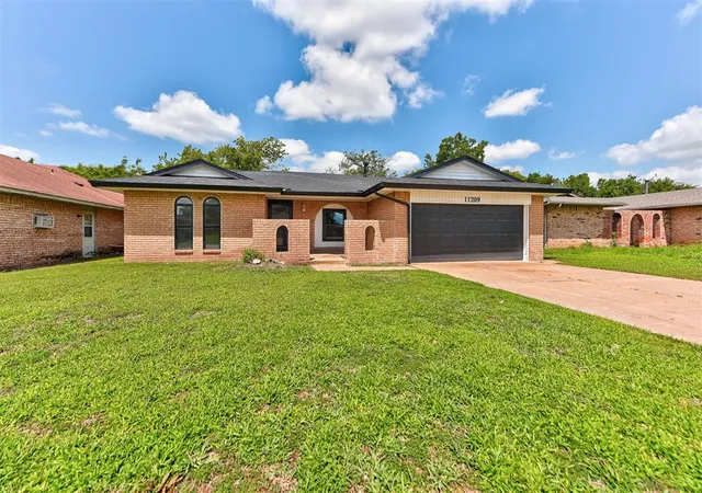 1st image of 11209 Bel Air Pl, Oklahoma City, OK 73120 | MLS# 1237192