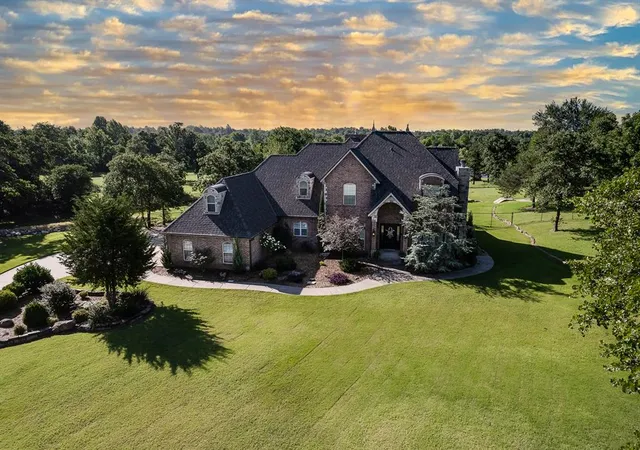 1st image of 180 Misty Morning Dr, Choctaw, OK 73020 | MLS# 1237196