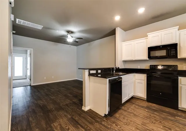 4th image of 920 Sw 91St St, Oklahoma City, OK 73139 | MLS# 1237201