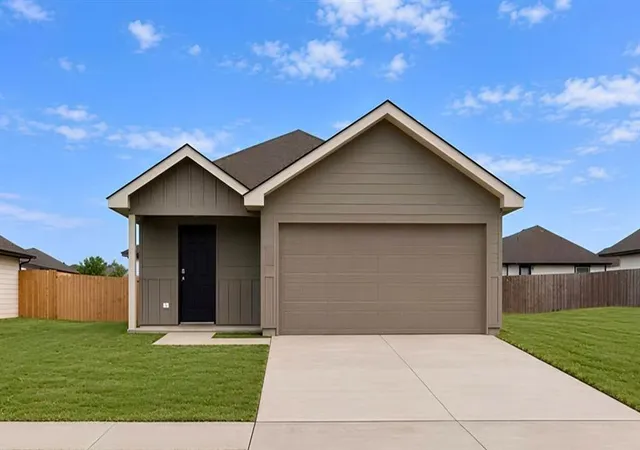 Photo 1 of Single family home for sale at 2005 Redbud Way, Piedmont, OK 73078 | MLS# 1237221 | Listing updated on 2026-10-02