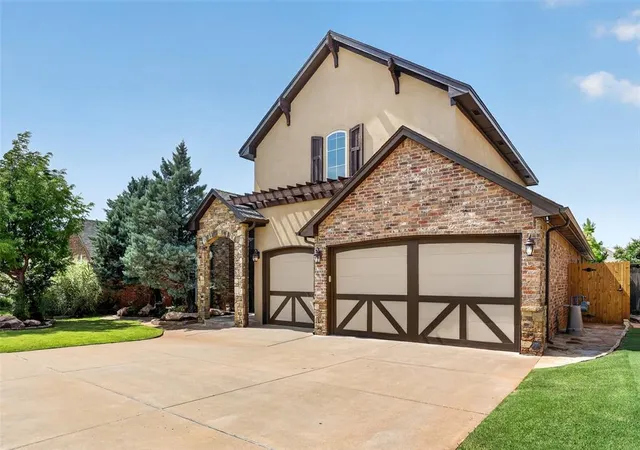 3rd image of 9021 Nw 148Th Pl, Yukon, OK 73099 | MLS# 1237250
